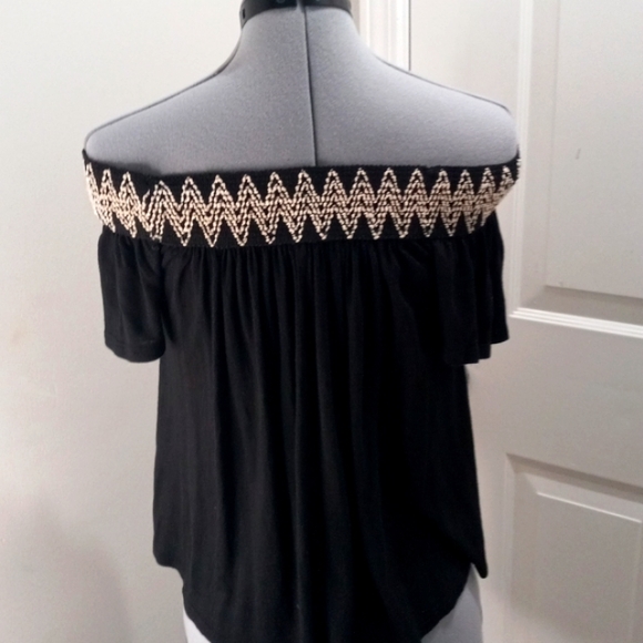 Charlotte Russe Sz Med, Off the Shoulder or not Top - Picture 4 of 7